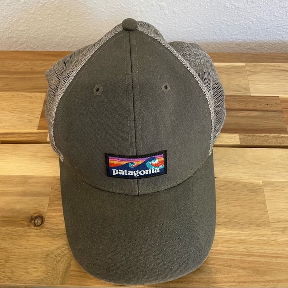 Patagonia Unisex Gray Wave Print Logo Trucker Hat - Picture 10 of 12